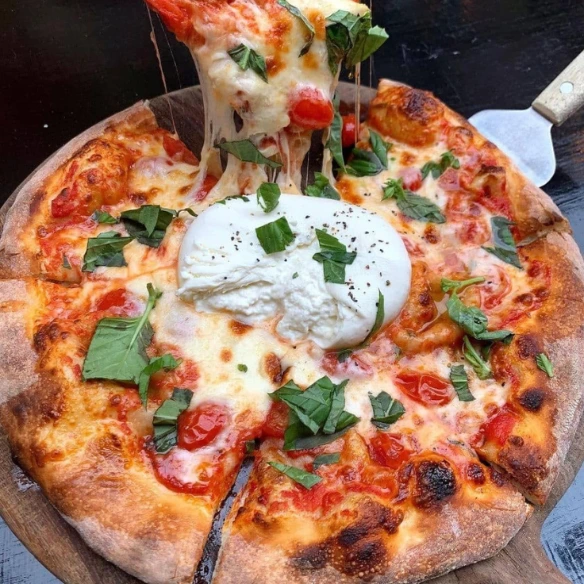 Buratta pizza (Large)